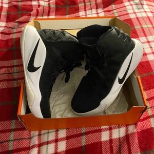 New Nike hyperdunks basketball sneakers